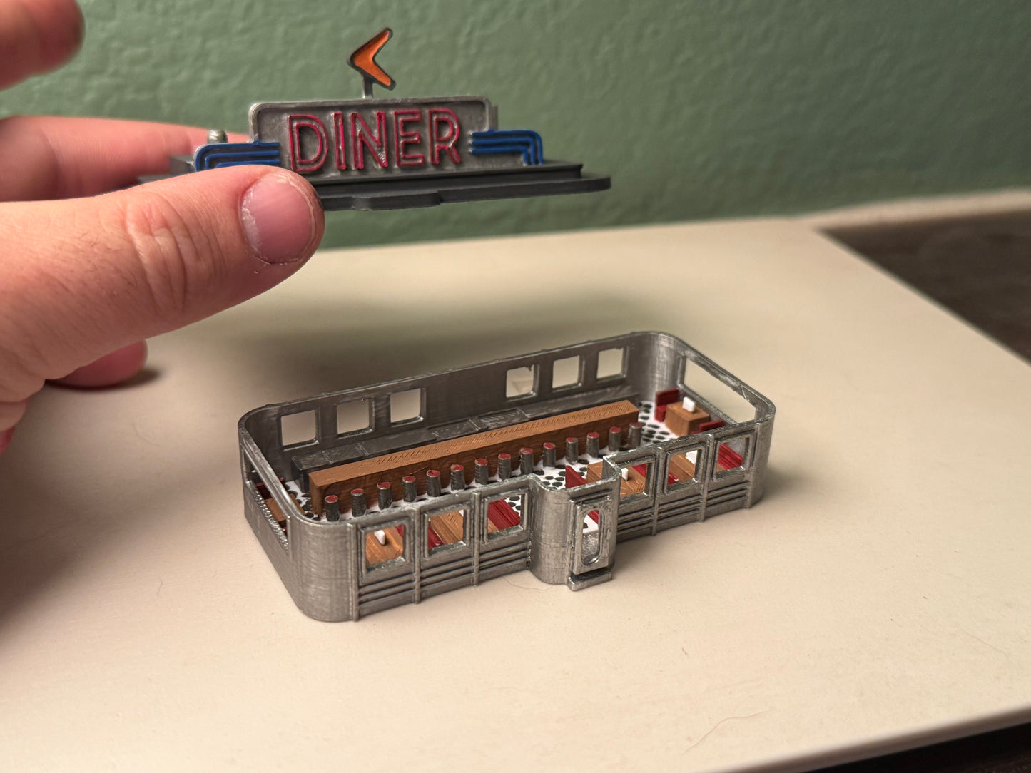 00000 - Richie’s Roadside Diner Completed - Detailed Interior - N Scale Model Kit
